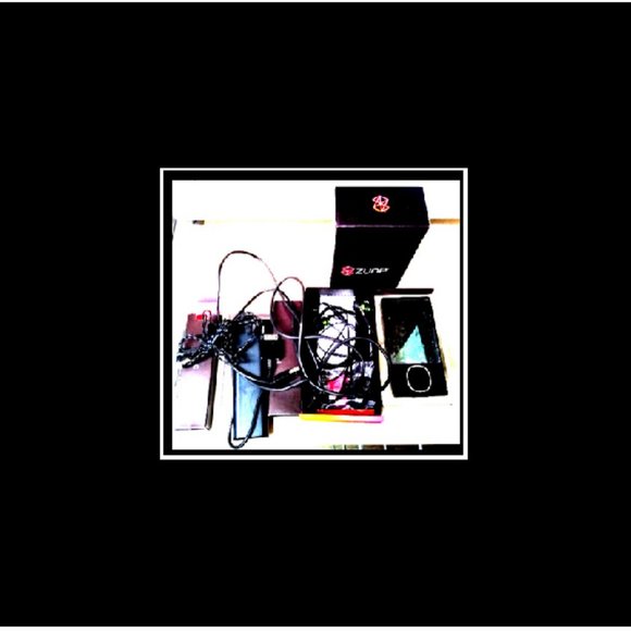 New Microsoft Zune 80 gb + 11 other items - Picture 1 of 7
